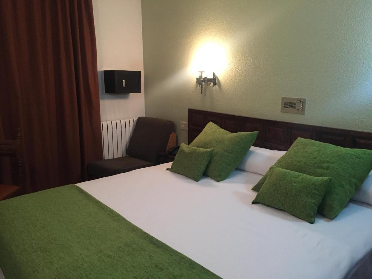 Hotel Folch Sant Julià de Lòria Kültér fotó