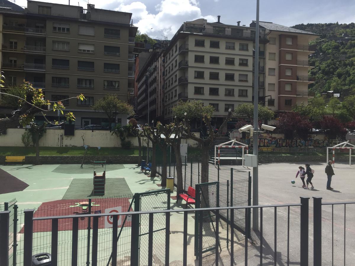 Hotel Folch Sant Julià de Lòria Kültér fotó