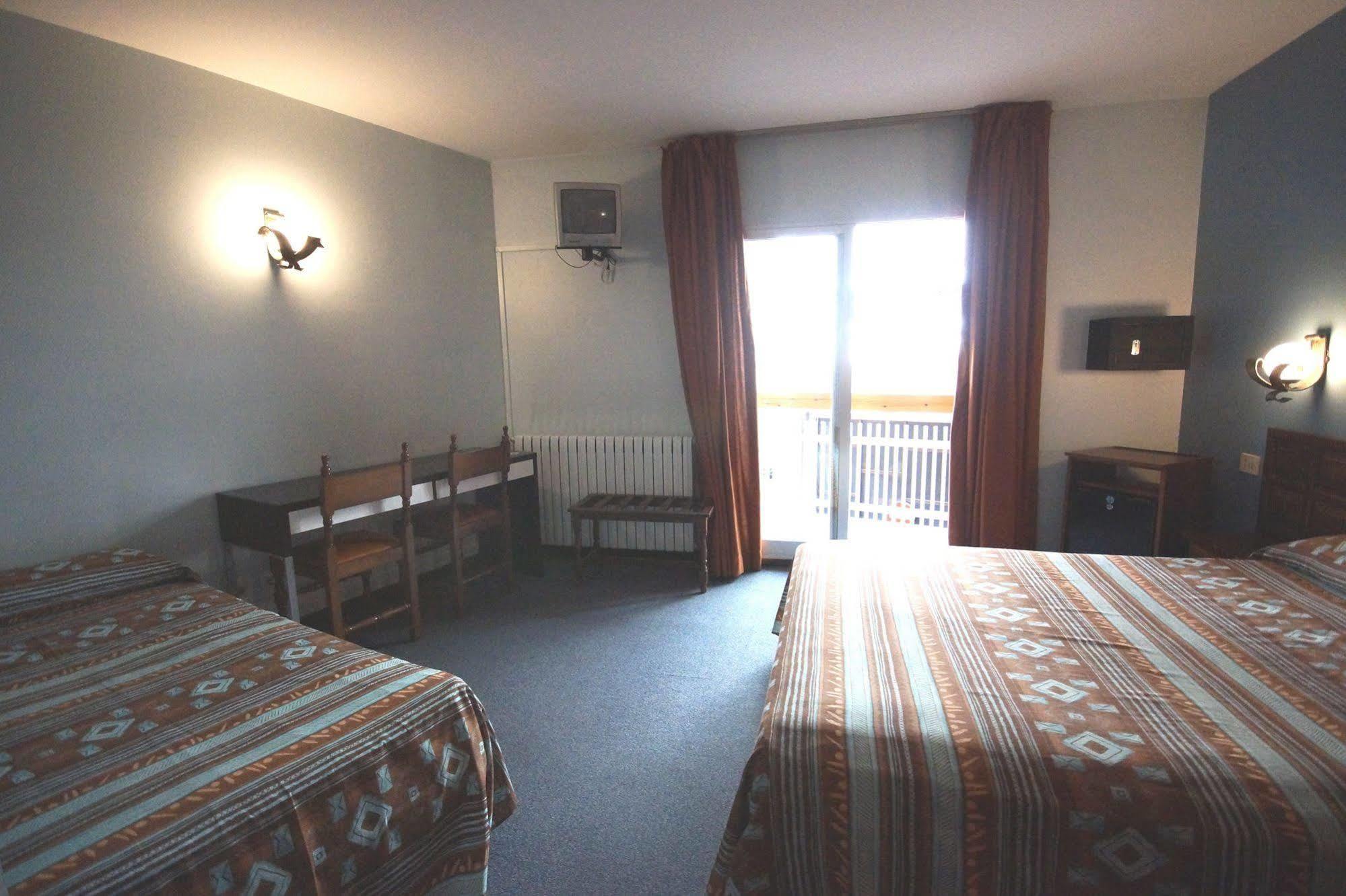 Hotel Folch Sant Julià de Lòria Kültér fotó