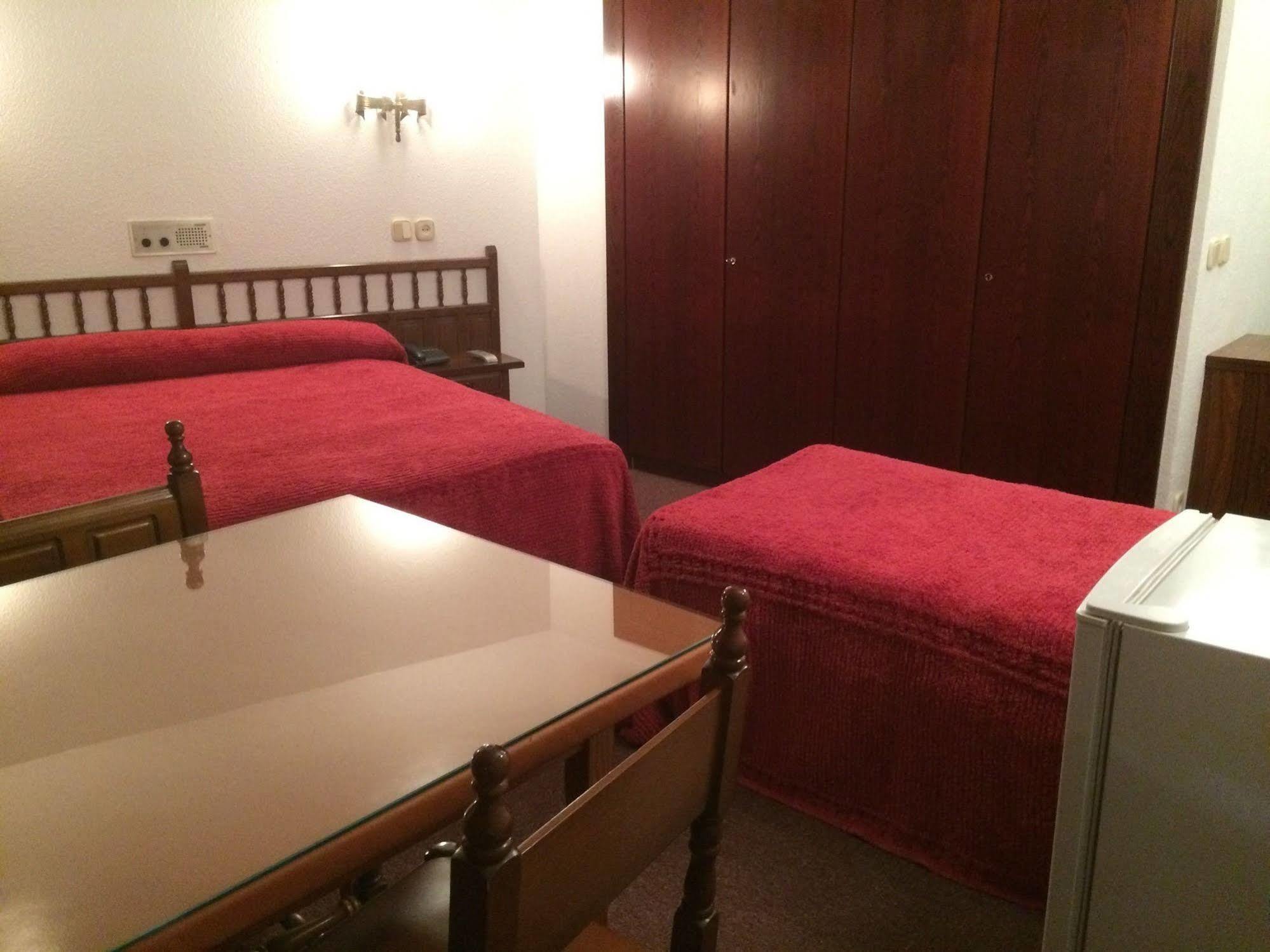 Hotel Folch Sant Julià de Lòria Kültér fotó