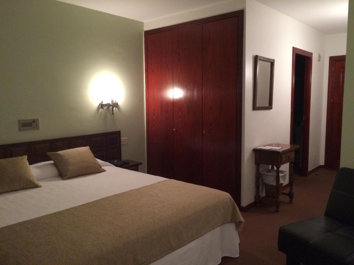 Hotel Folch Sant Julià de Lòria Kültér fotó